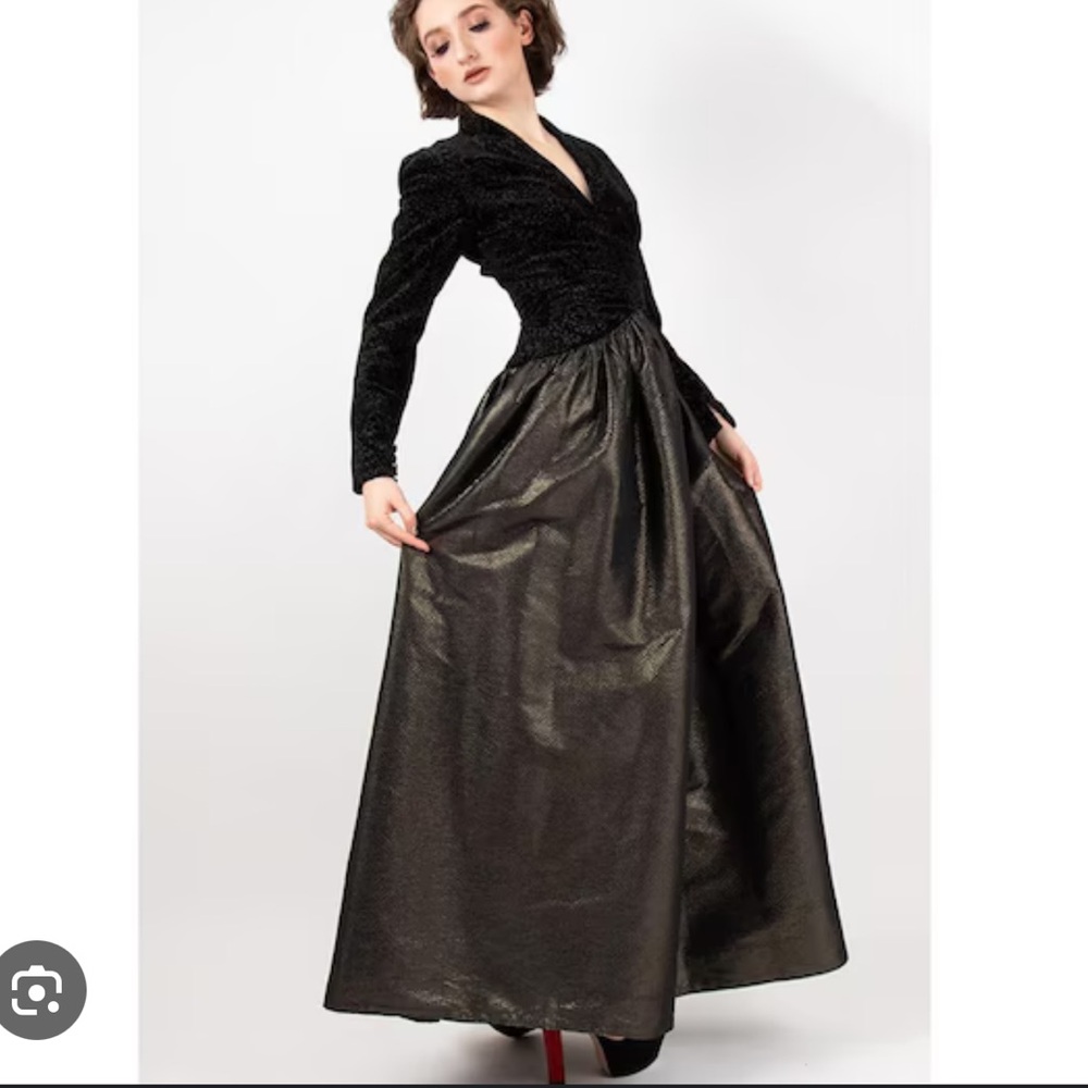 Vintage 90s Black Velvet and Silk Whimsigoth Ball Gown - Picture 9 of 10